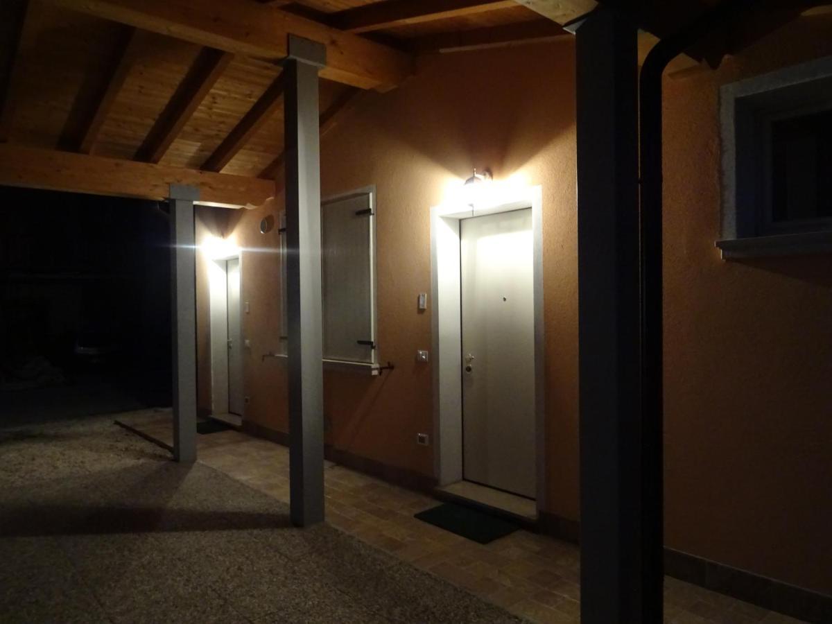 Cascina Legnago Bilocale A 6 Chilometri Da Salo' Apartment Villanuova sul clisi Exterior photo