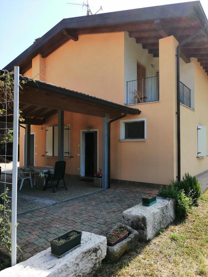 Cascina Legnago Bilocale A 6 Chilometri Da Salo' Apartment Villanuova sul clisi Exterior photo
