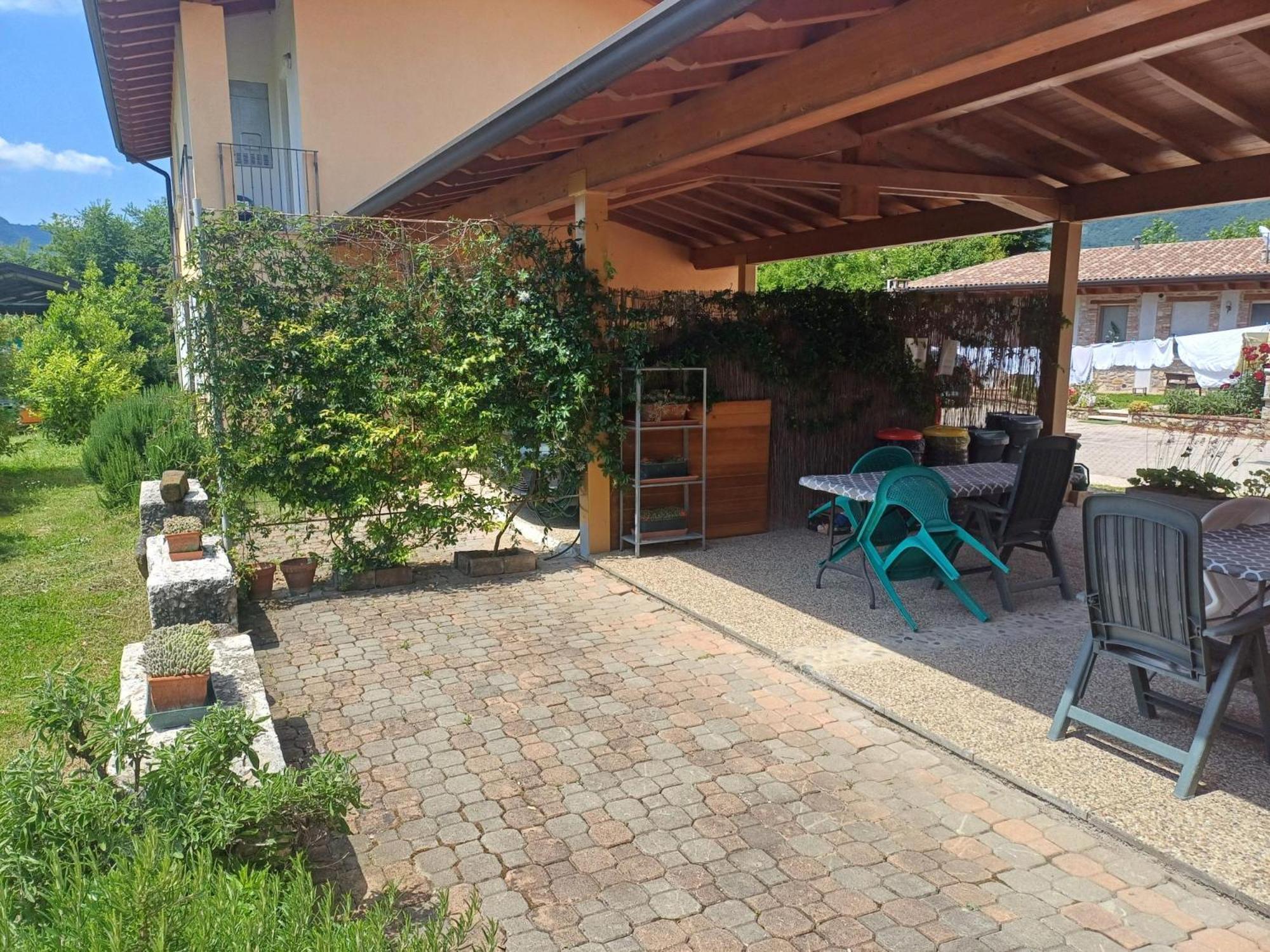 Cascina Legnago Bilocale A 6 Chilometri Da Salo' Apartment Villanuova sul clisi Exterior photo