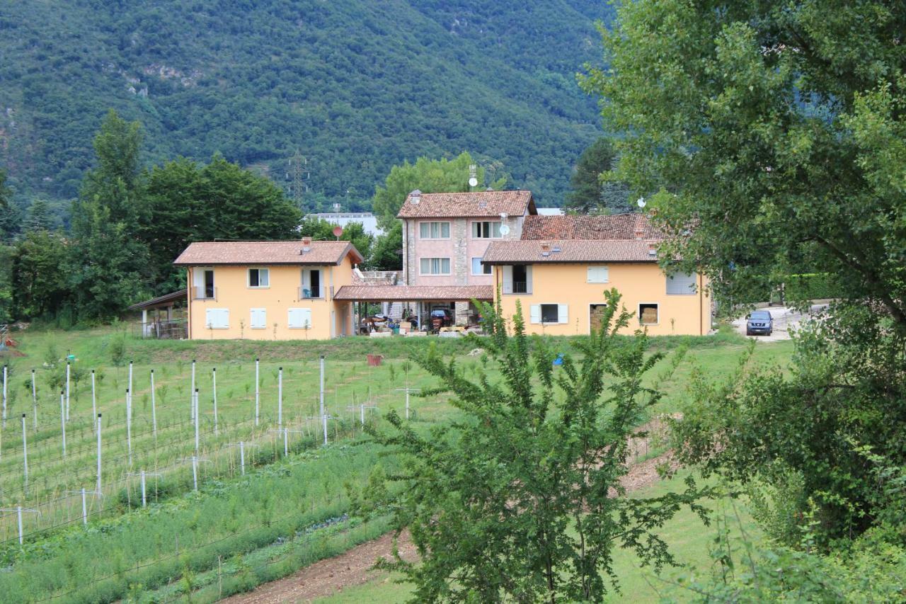 Cascina Legnago Bilocale A 6 Chilometri Da Salo' Apartment Villanuova sul clisi Exterior photo