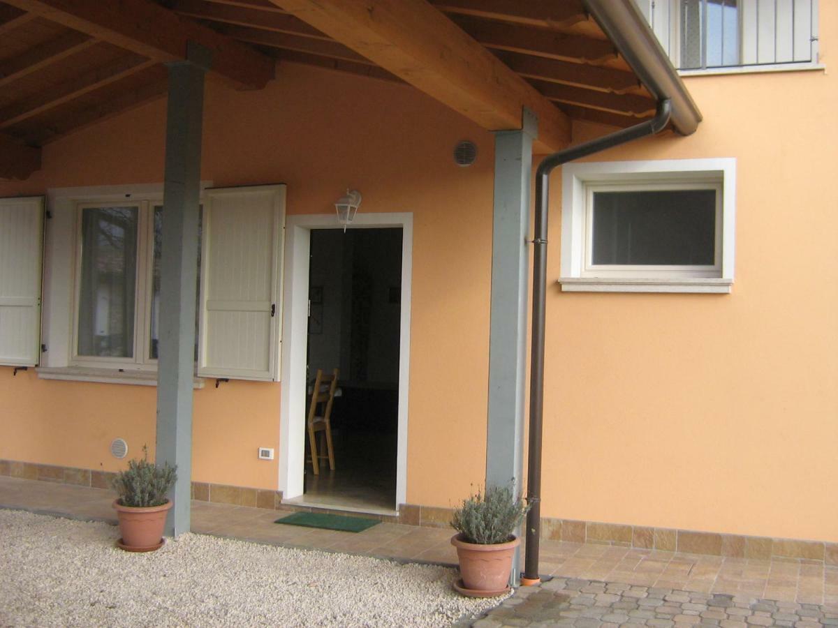 Cascina Legnago Bilocale A 6 Chilometri Da Salo' Apartment Villanuova sul clisi Exterior photo